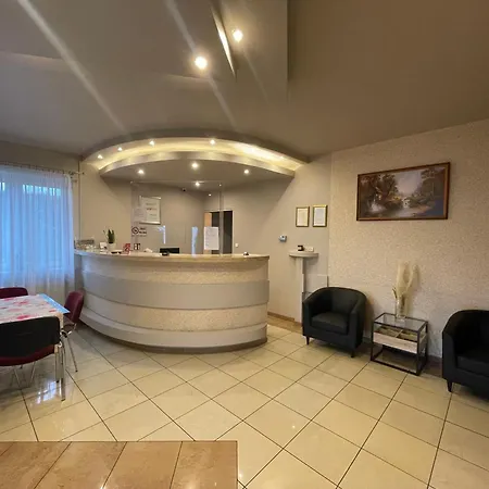 Marco Szkolna 115 Hotel 2*