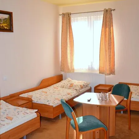 Hotel Marco Szkolna 115
