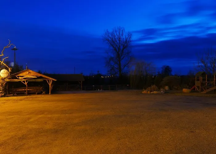 Marco Szkolna 115 Hotel 2*