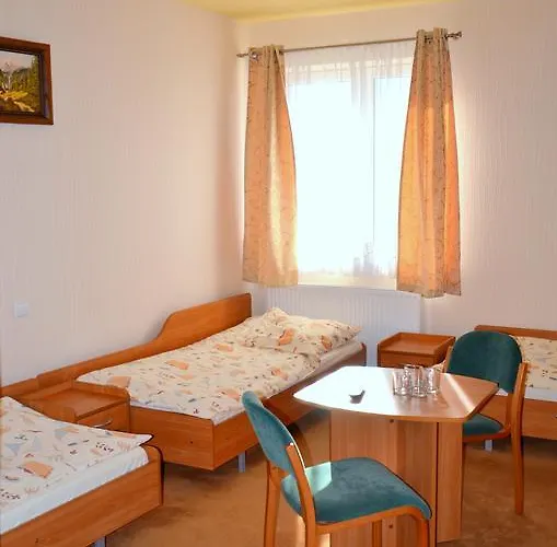 Hotel Marco Szkolna 115